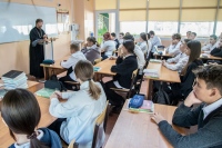 Клирик Елизаветинского храма провел беседу с учащимися школы №77